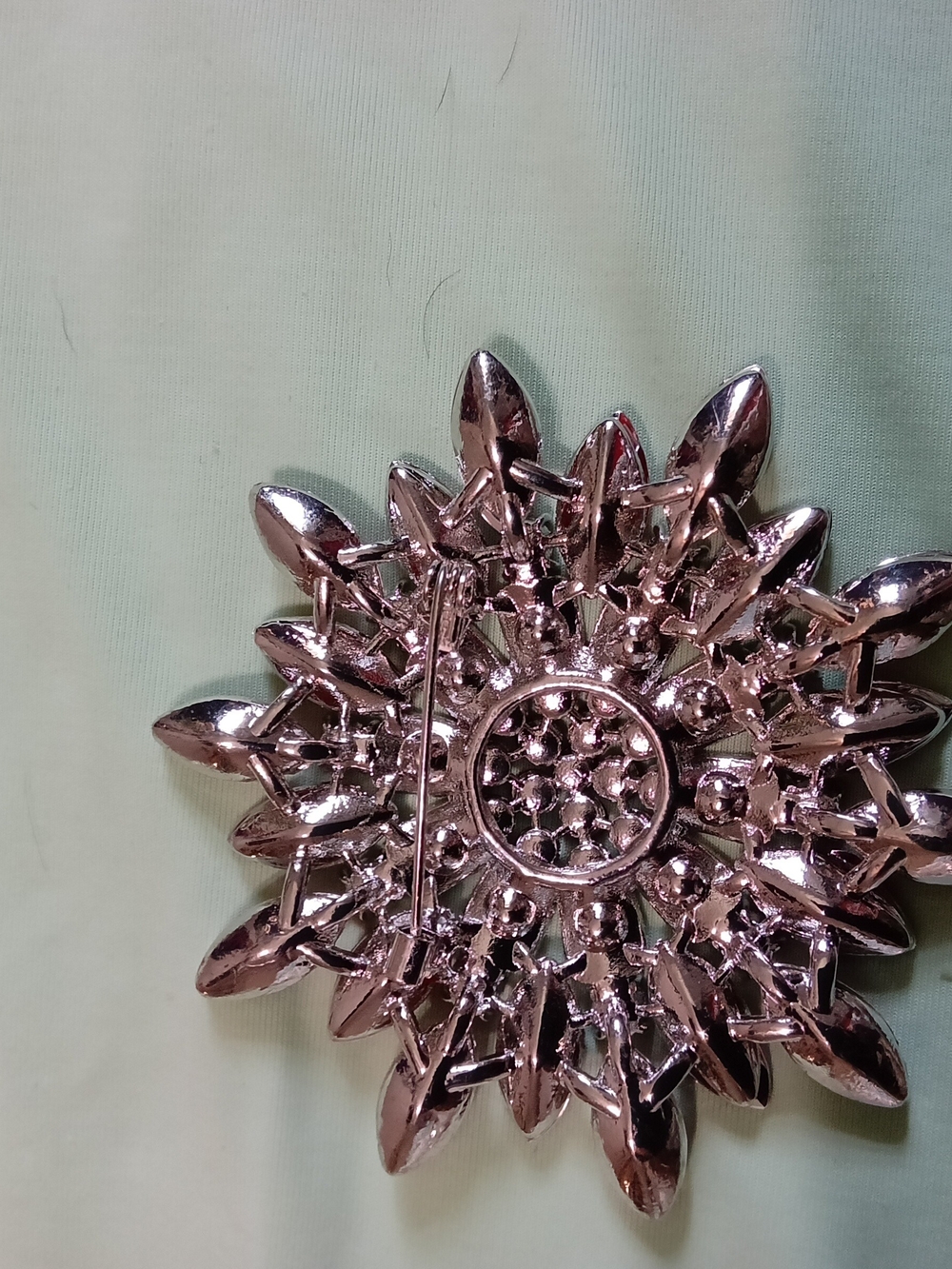 Red Crystal Rhinestone Floral Brooch - Picture 2 of 2